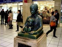 船橋さっちゃん像